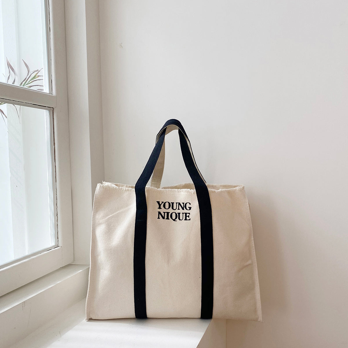 Made in Korea 定制黑帶刺繡字母大帆布袋