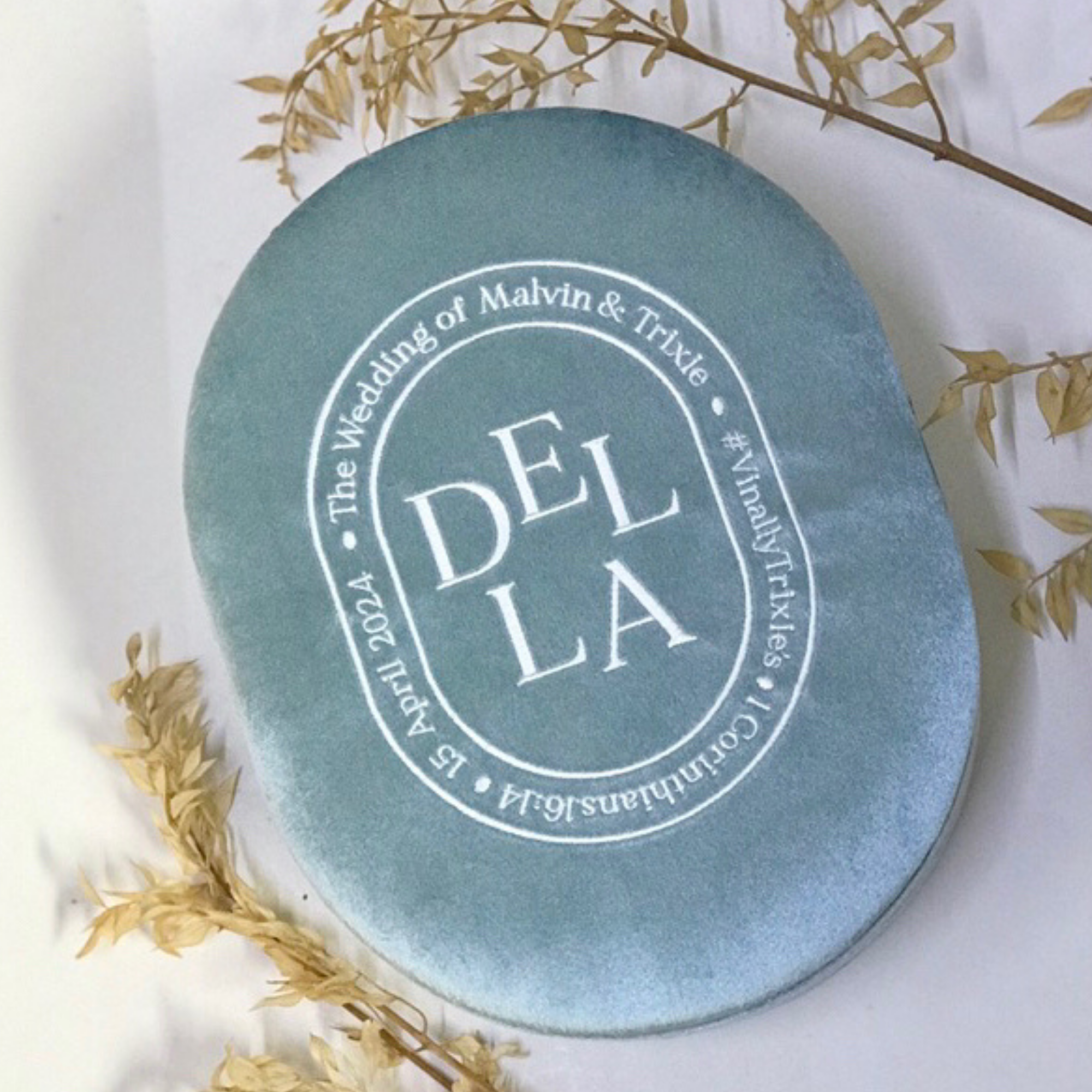 Custom Elegant Oval Velvet Box