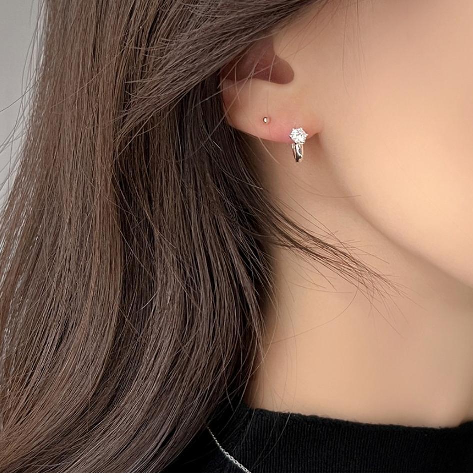 6-Claw Flash Diamond 925 Silver Earrings
