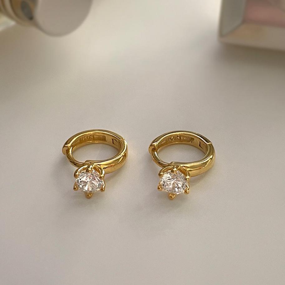 6-Claw Flash Diamond 925 Silver Earrings